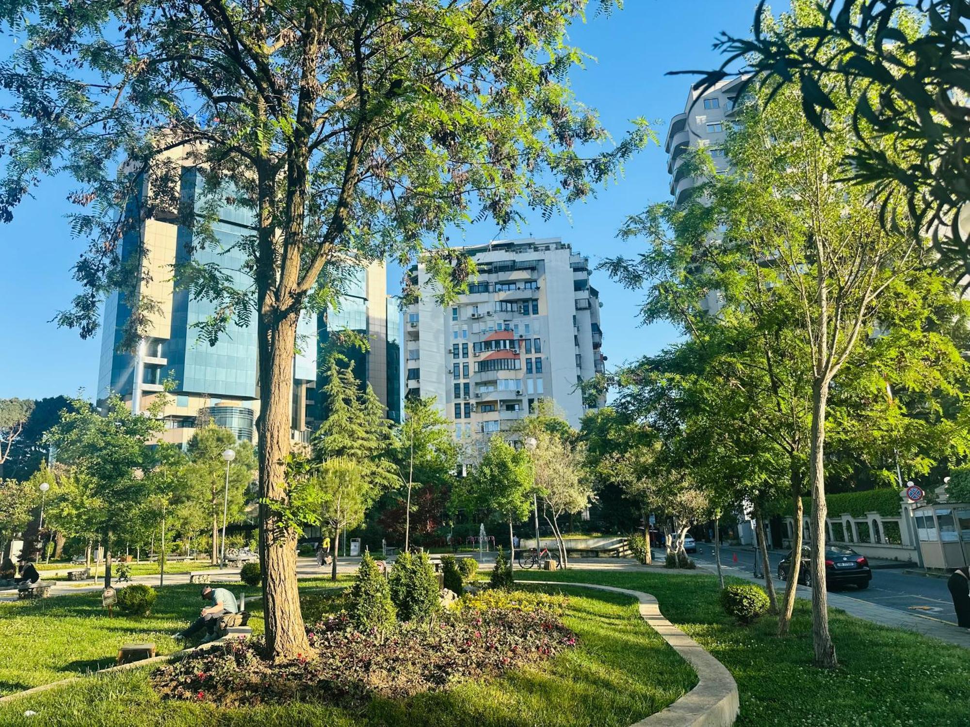 Apartamento Amo Tower Tirana Center Exterior foto