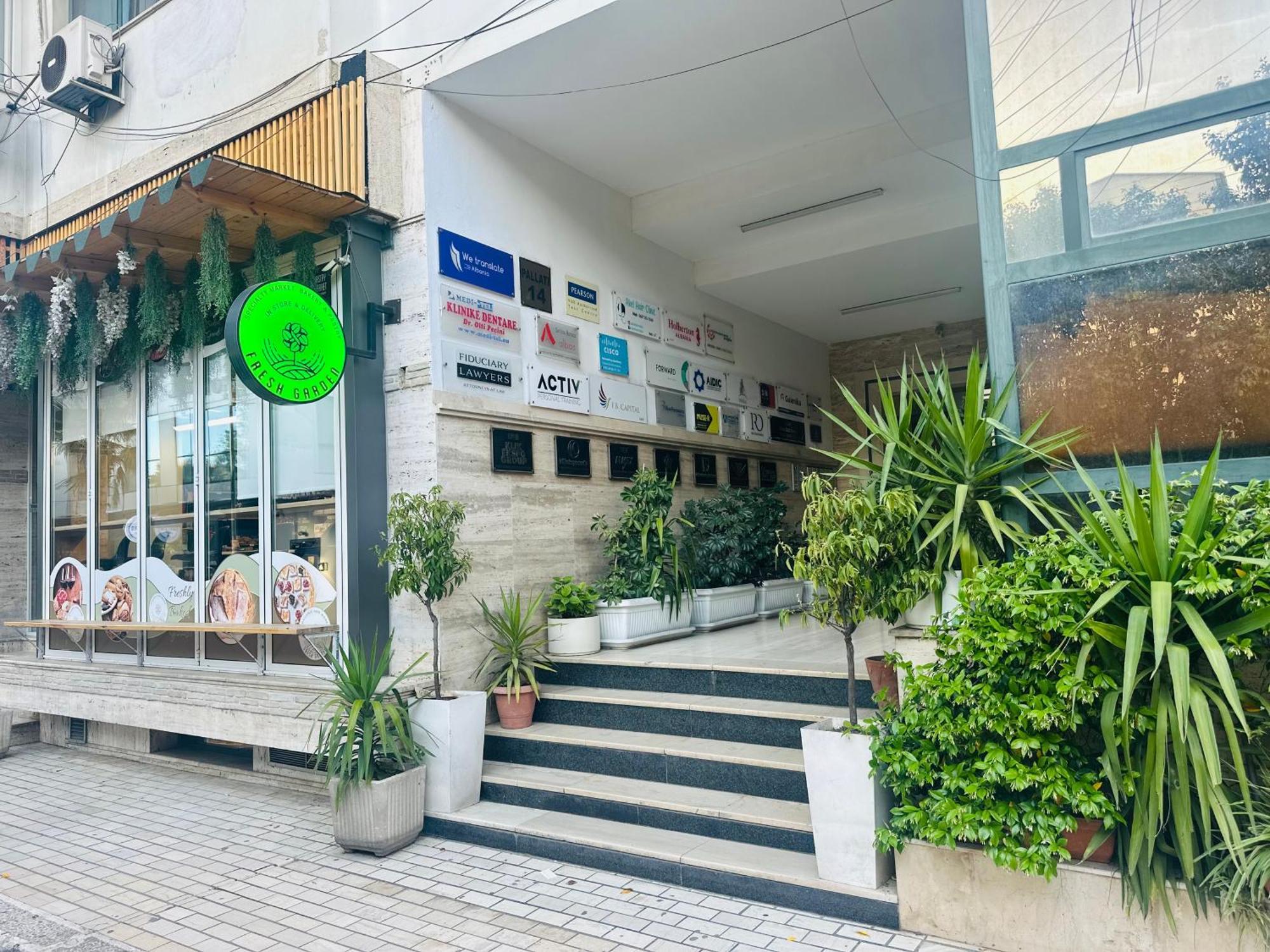 Apartamento Amo Tower Tirana Center Exterior foto